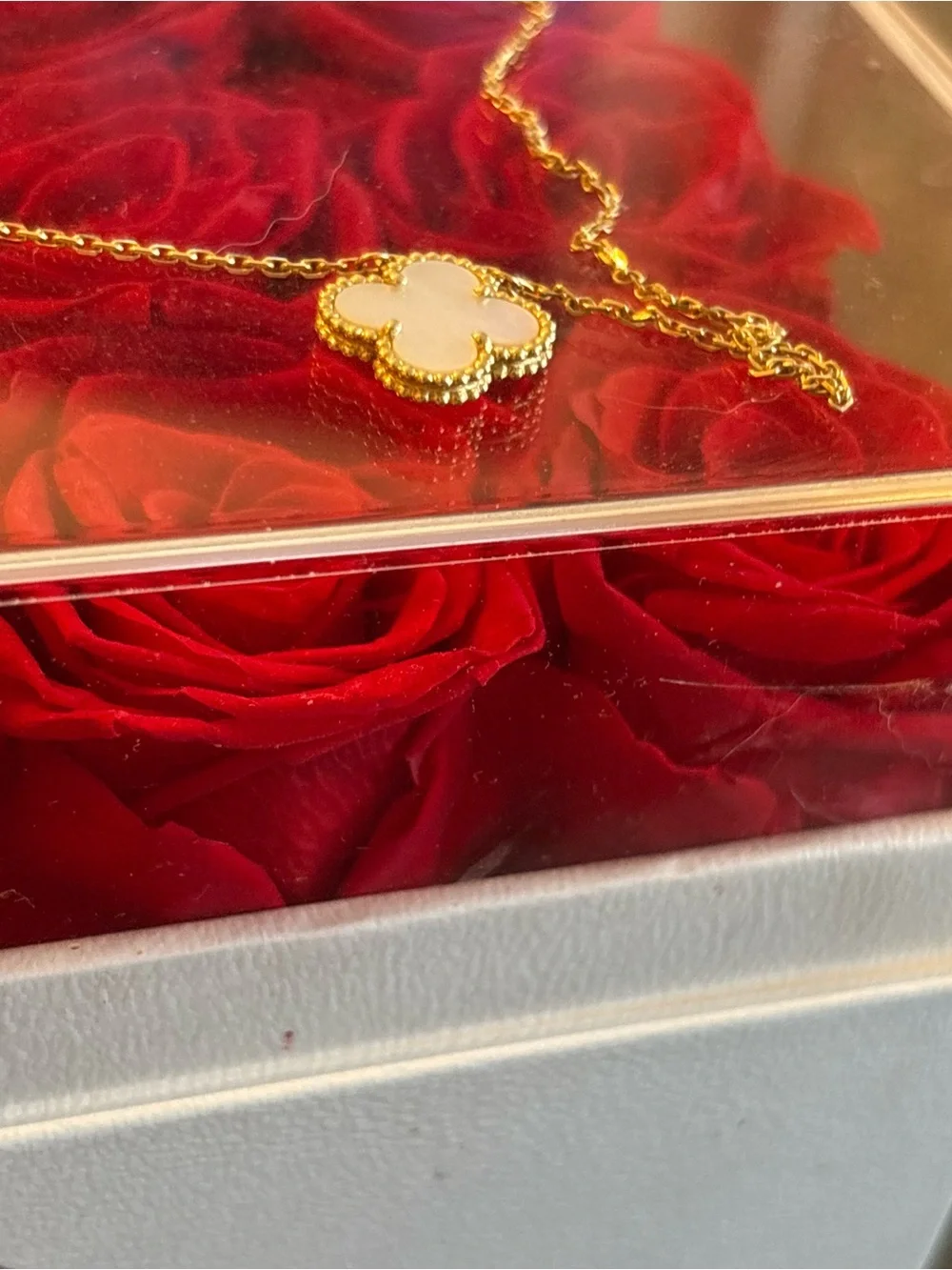 Van Cleef & Arpels Gold Necklace with White Mother-of-Pearl Clover